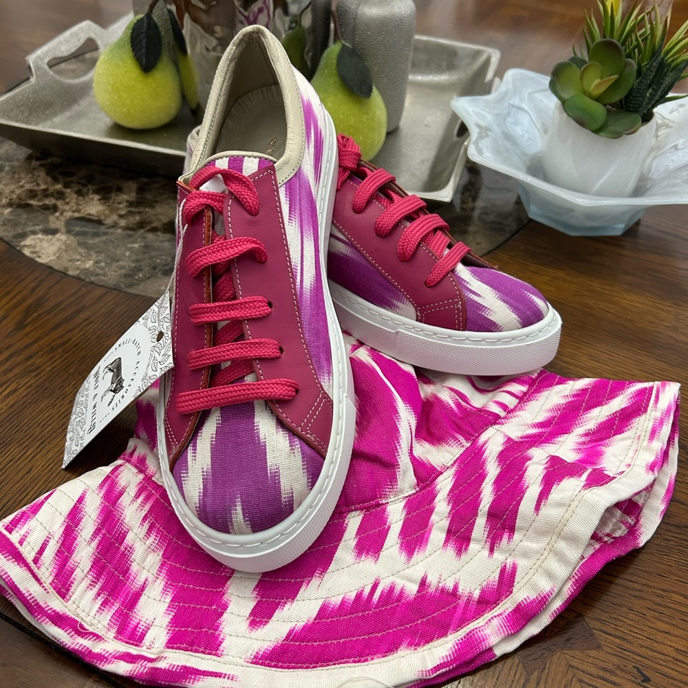 NWT Wolf & Willa Pink and Purple Tie-Dye Sneakers with Matching Fishing Hat